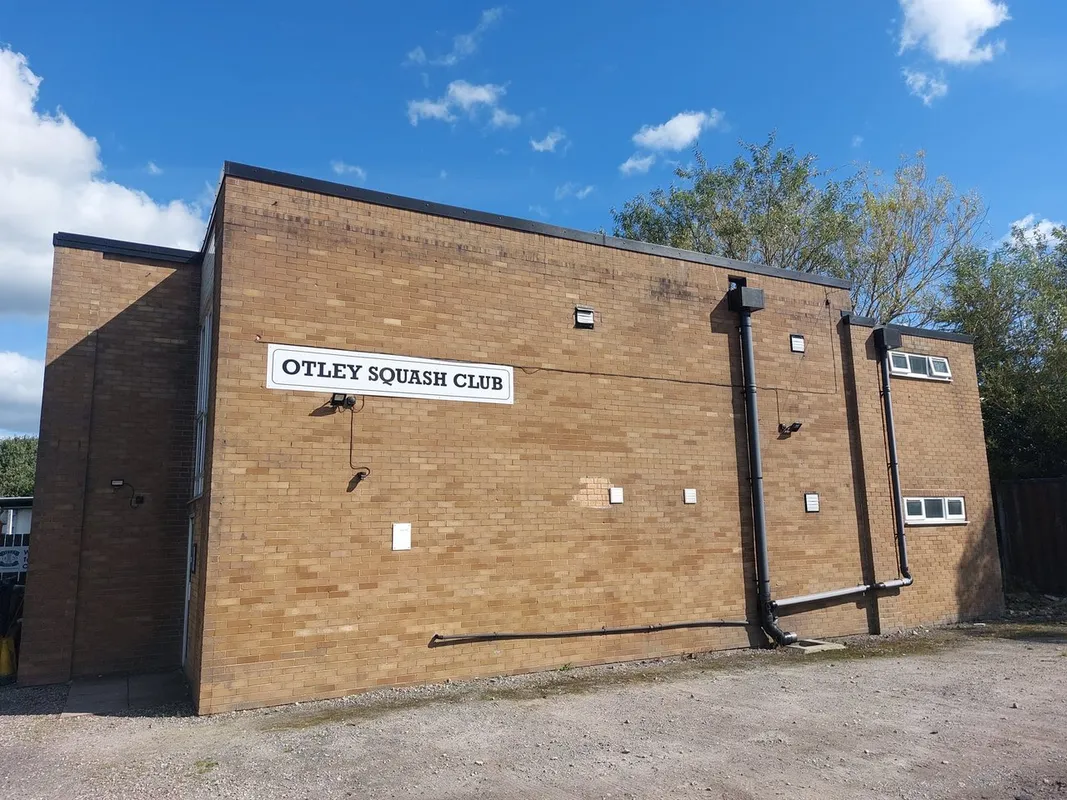 Aireborough Leisure Centre squash venue photo 9 of 10