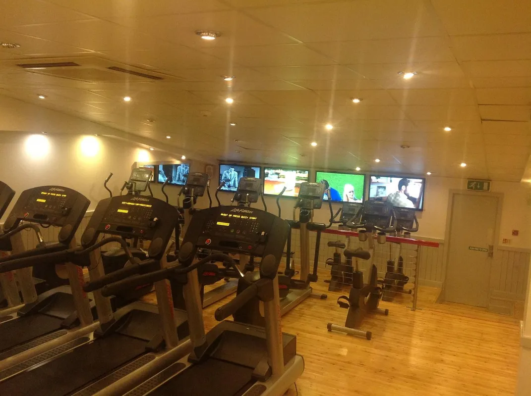 Arrow Vale Sports And Leisure Centre squash venue photo 1 of 3