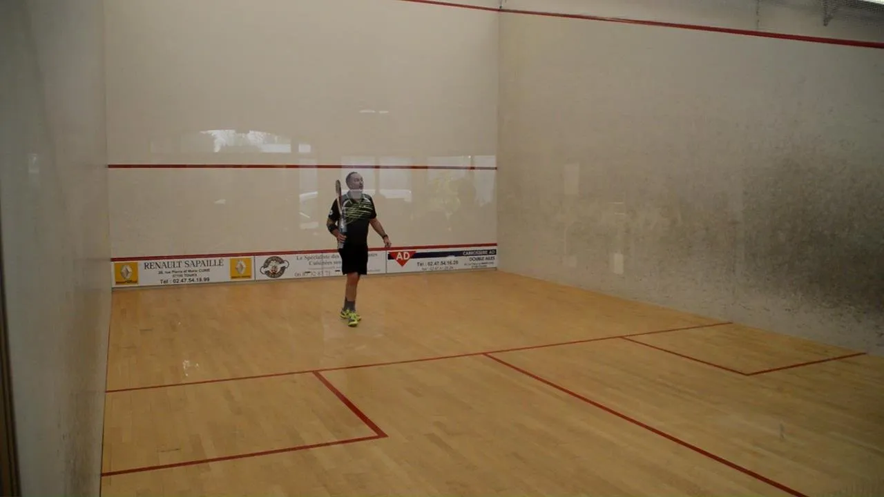 Asptt Tours squash venue photo 4 of 7