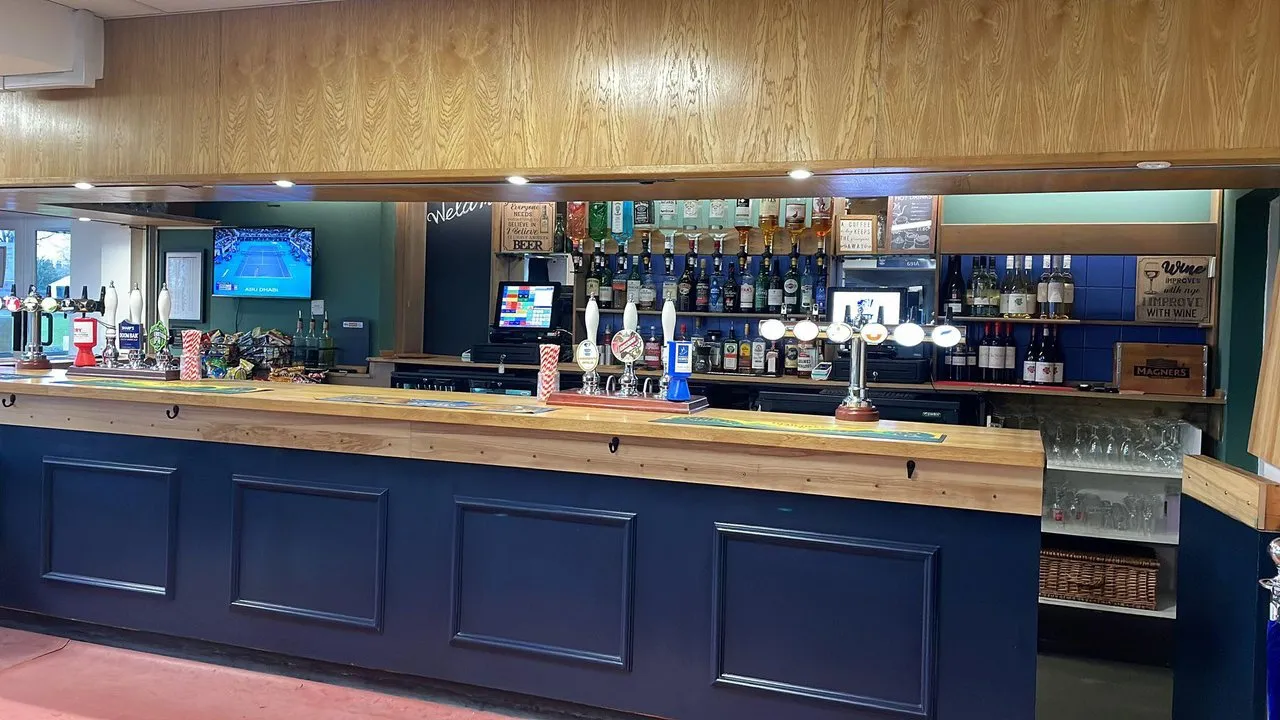 Basingstoke Sports and Social Club squash venue photo 3 of 6