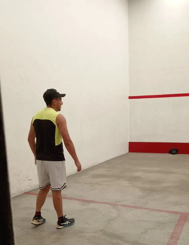 BILLAR Y SQUASH DON CHISPI squash venue photo 6 of 6