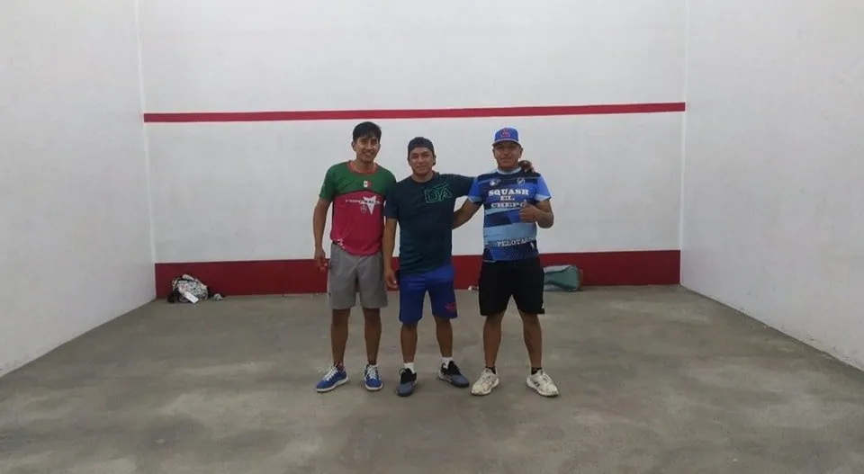 BILLAR Y SQUASH DON CHISPI squash venue photo 1 of 6