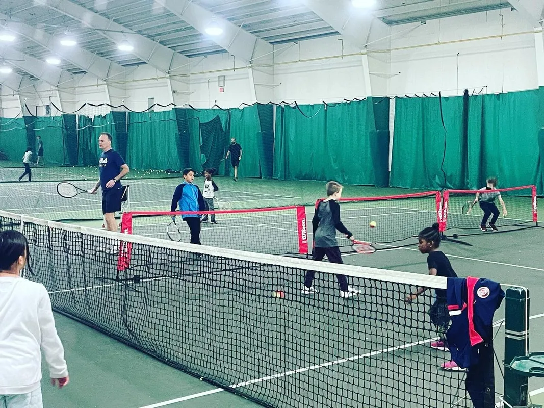 BURLINGTON FITNESS & RACQUET CLUB squash venue photo 5 of 10