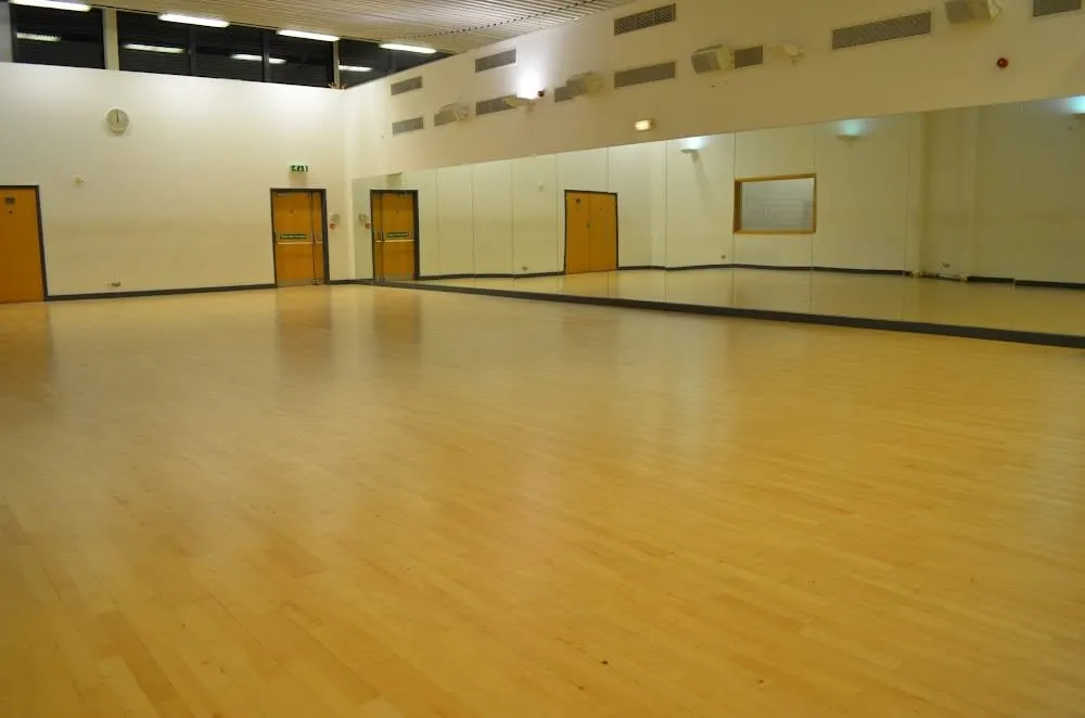 Bushey Grove Leisure Centre squash venue photo 8 of 8