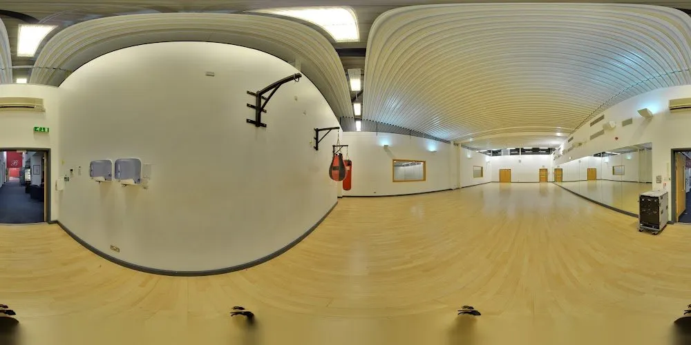 Bushey Grove Leisure Centre squash venue photo 2 of 8