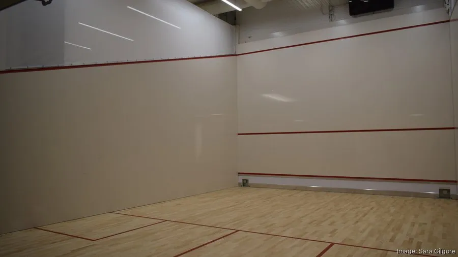 Caissargues District 30 squash venue photo 7 of 7