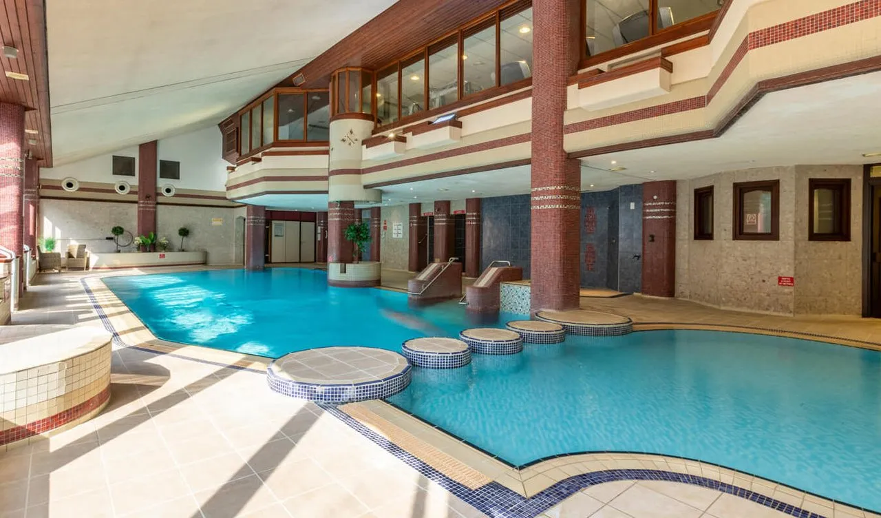 Cascades Health Spa & Fitness Club squash venue photo 5 of 10