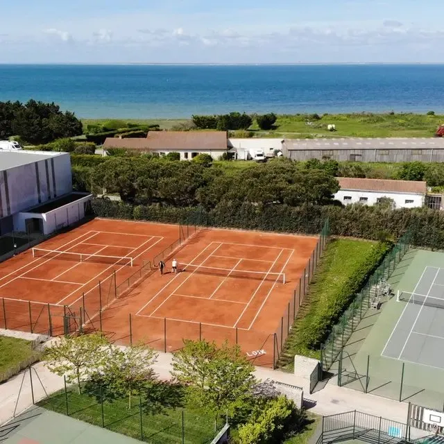 Centre de Sports et Loisirs Les Iles squash venue photo 1 of 2