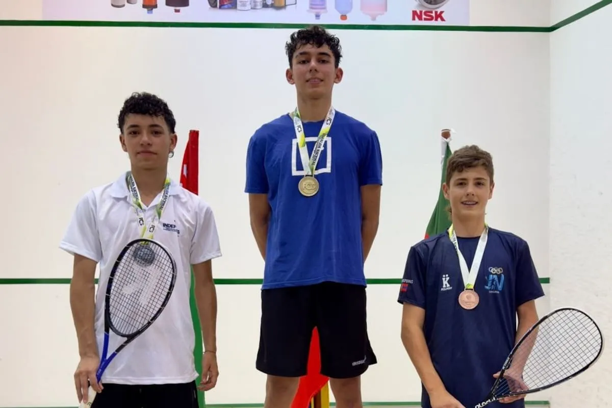 Club Campestre de Bucaramanga squash venue photo 1 of 8