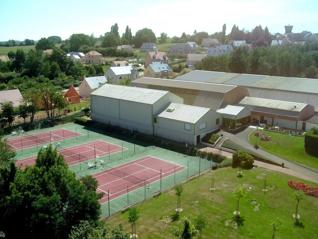 Club De Squash Des 3 Vallees squash venue photo 6 of 9