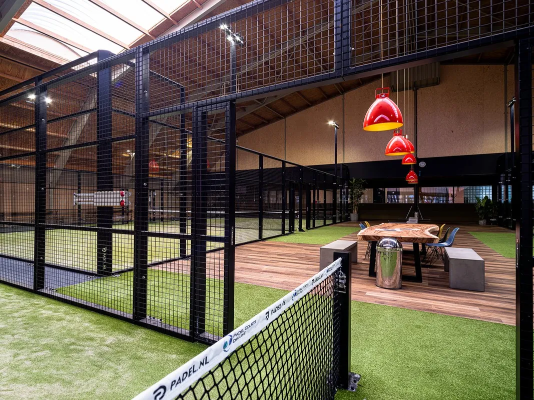 Club Pellikaan Tilburg squash venue photo 3 of 9
