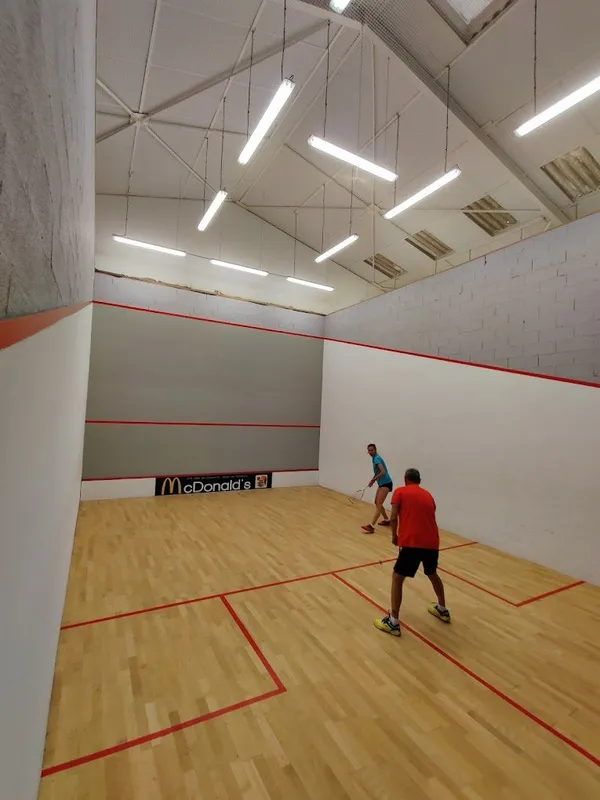 Centre Kahrama Californie squash venue photo 2 of 3