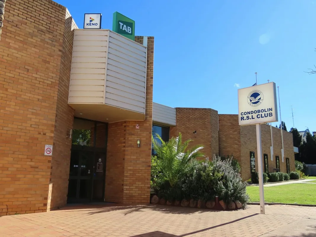 Condobolin Golf Course squash venue photo 1 of 2