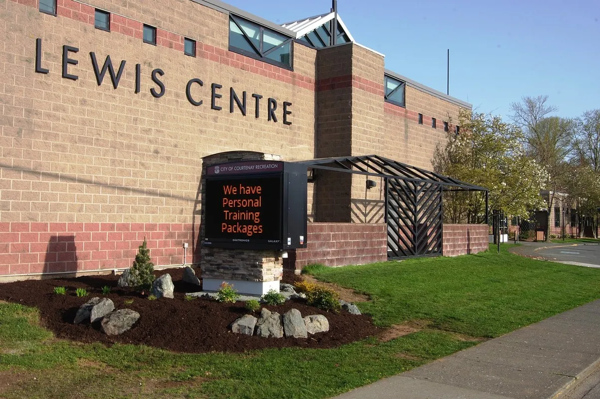 Courtenay Recreation Lewis Centre squash venue photo 4 of 6