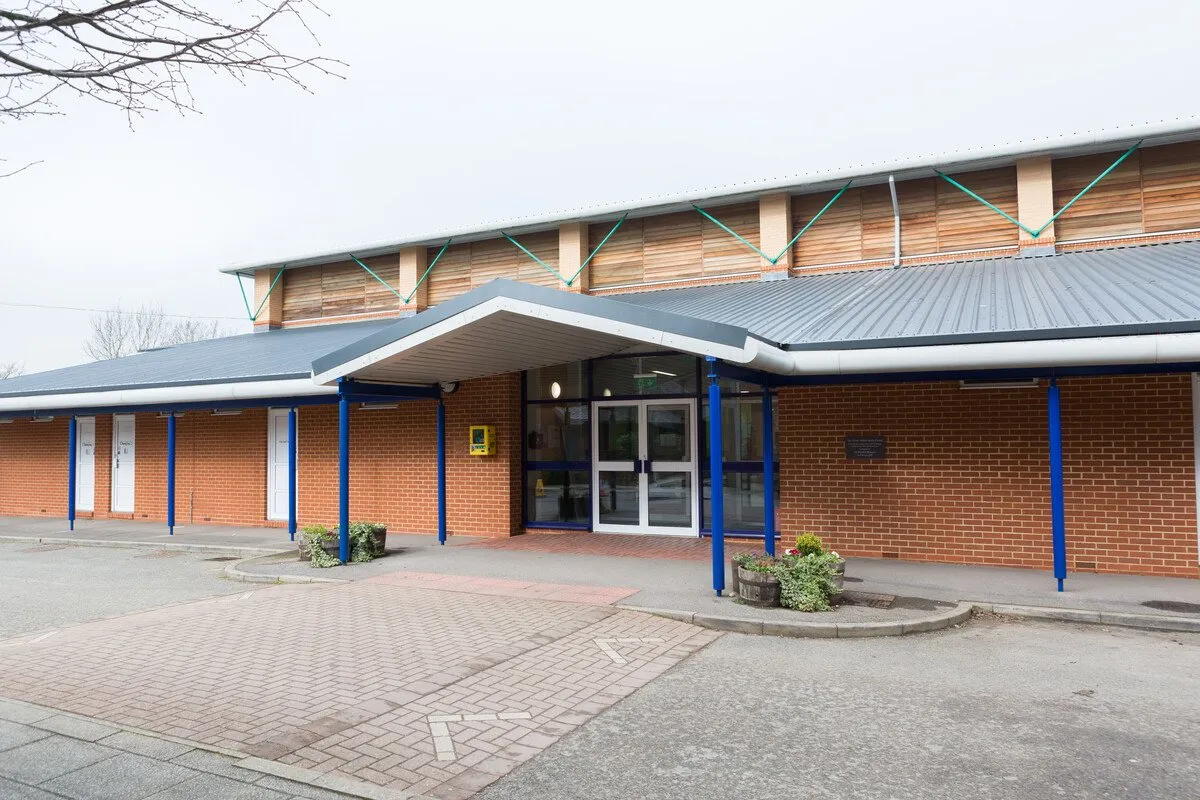 Cranleigh Schools Sports Centre squash venue photo 2 of 10