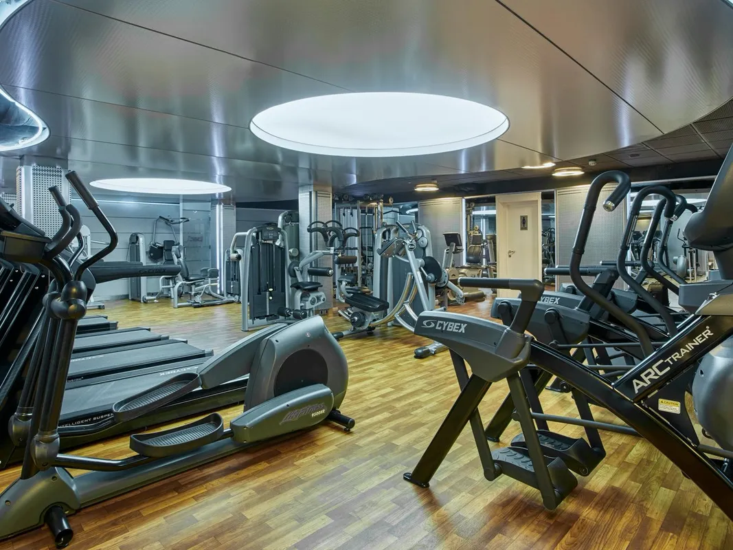 Crowne Plaza Kuwait Al Thuraya City, EDGE Fitness squash venue photo 5 of 8