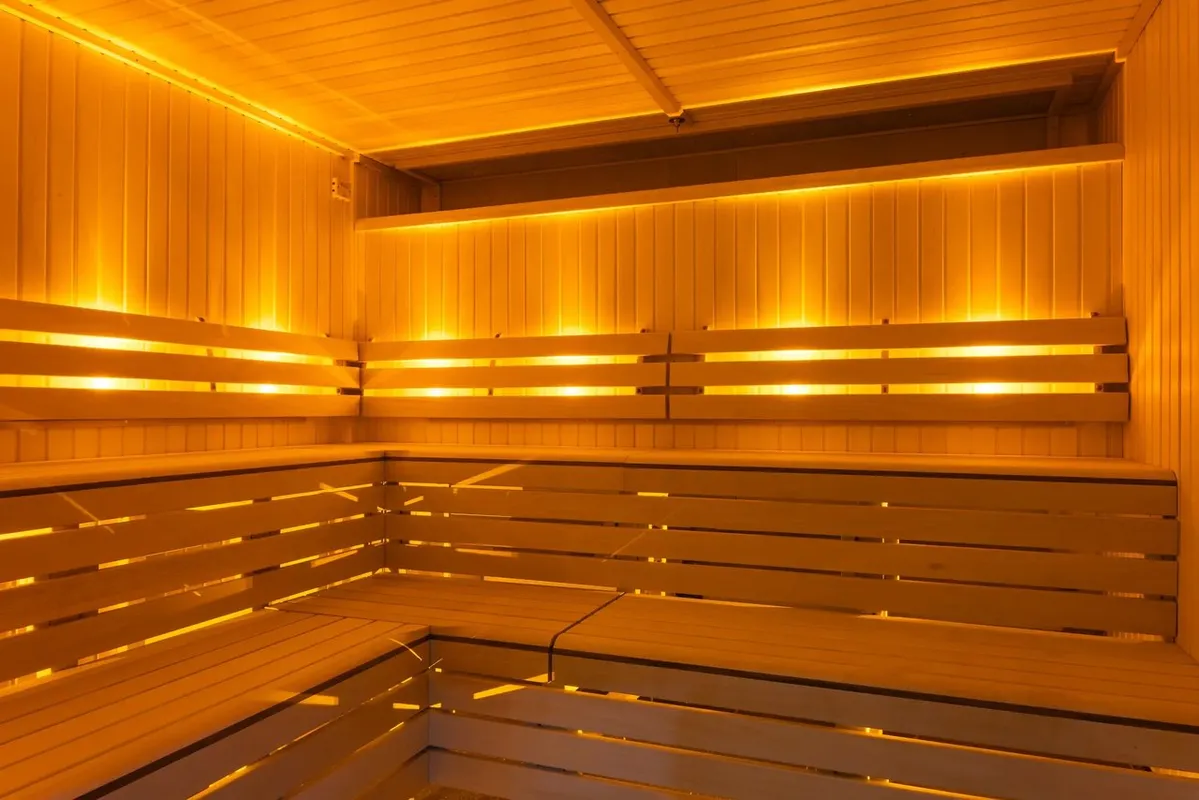 David Lloyd (Basildon) squash venue photo 4 of 5