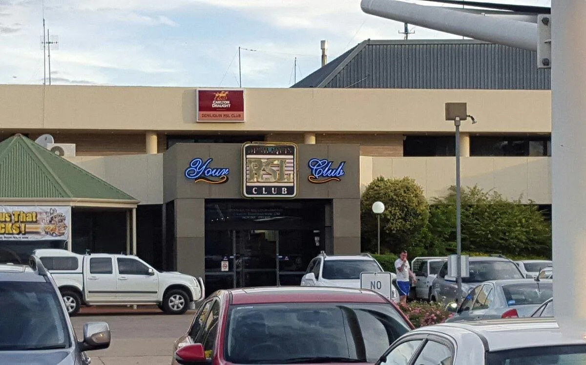Deniliquin RSL Club squash venue photo 2 of 5