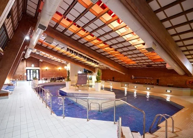 De Vere Selsdon Estate squash venue photo 6 of 7