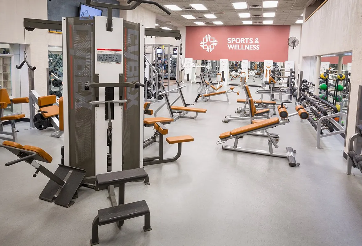 Downtown Sports and Wellness squash venue photo 5 of 9