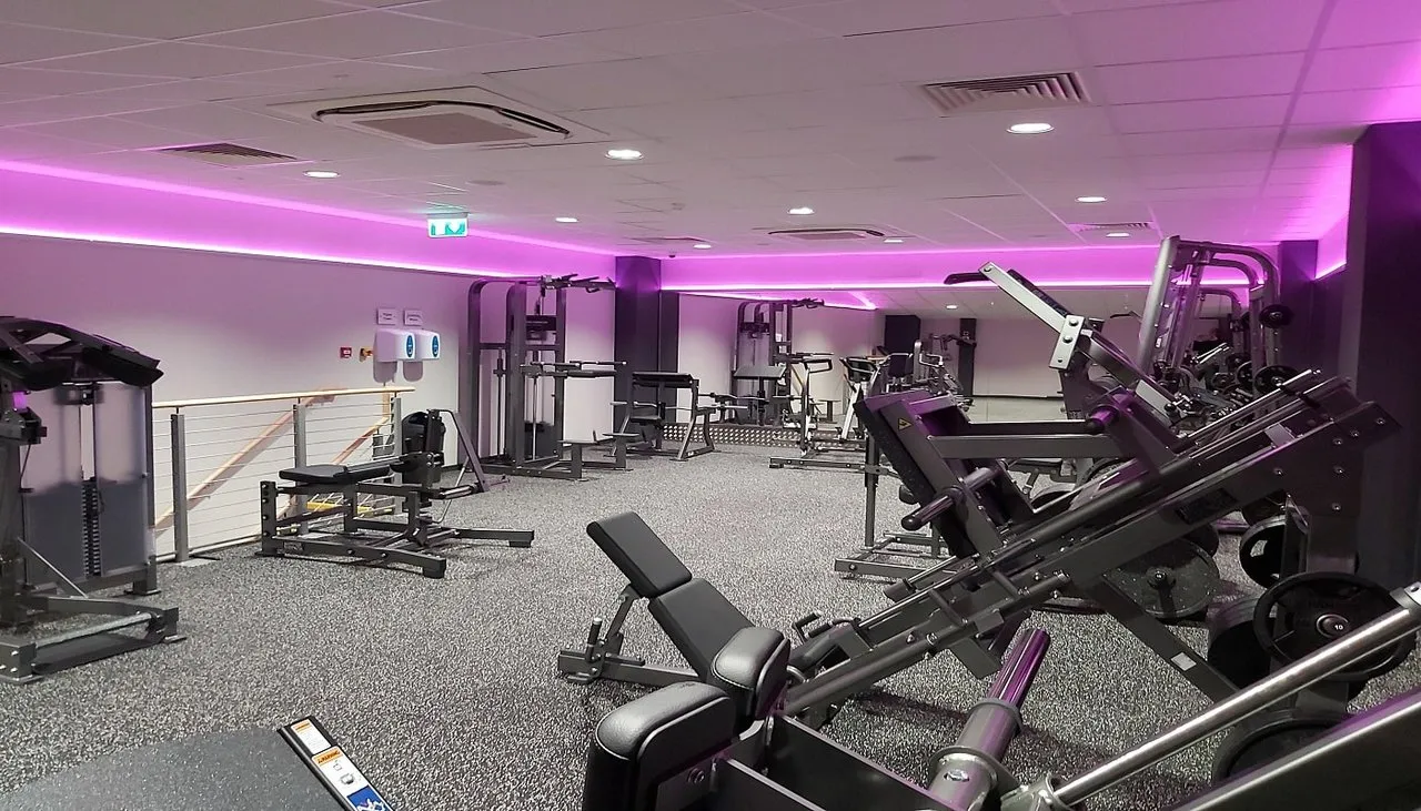 Dragonfly Leisure Midsomer Norton squash venue photo 6 of 10