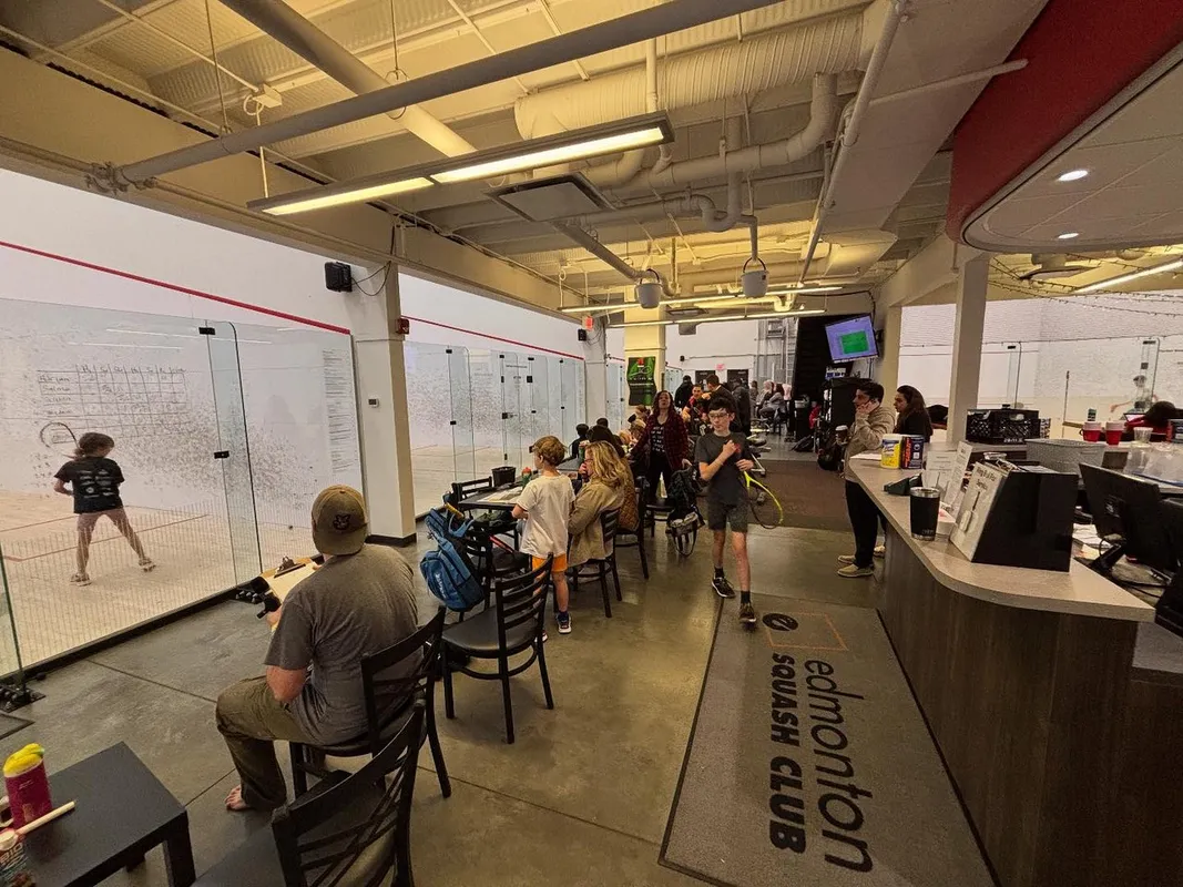 Edmonton Sports & Social Club squash venue photo 2 of 10