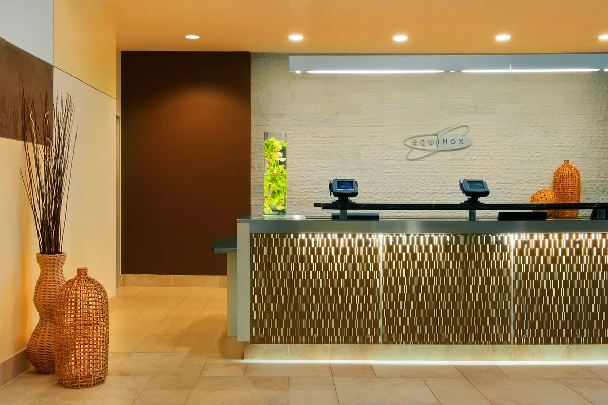 Equinox Sports Club Washington, D.C. squash venue photo 6 of 9