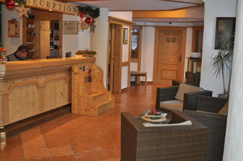 Ferienhotel Pass Thurn squash venue photo 1 of 6