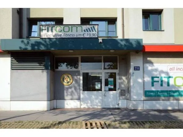 Fitcom Squash & Fitness Center Simmering squash venue photo 3 of 7