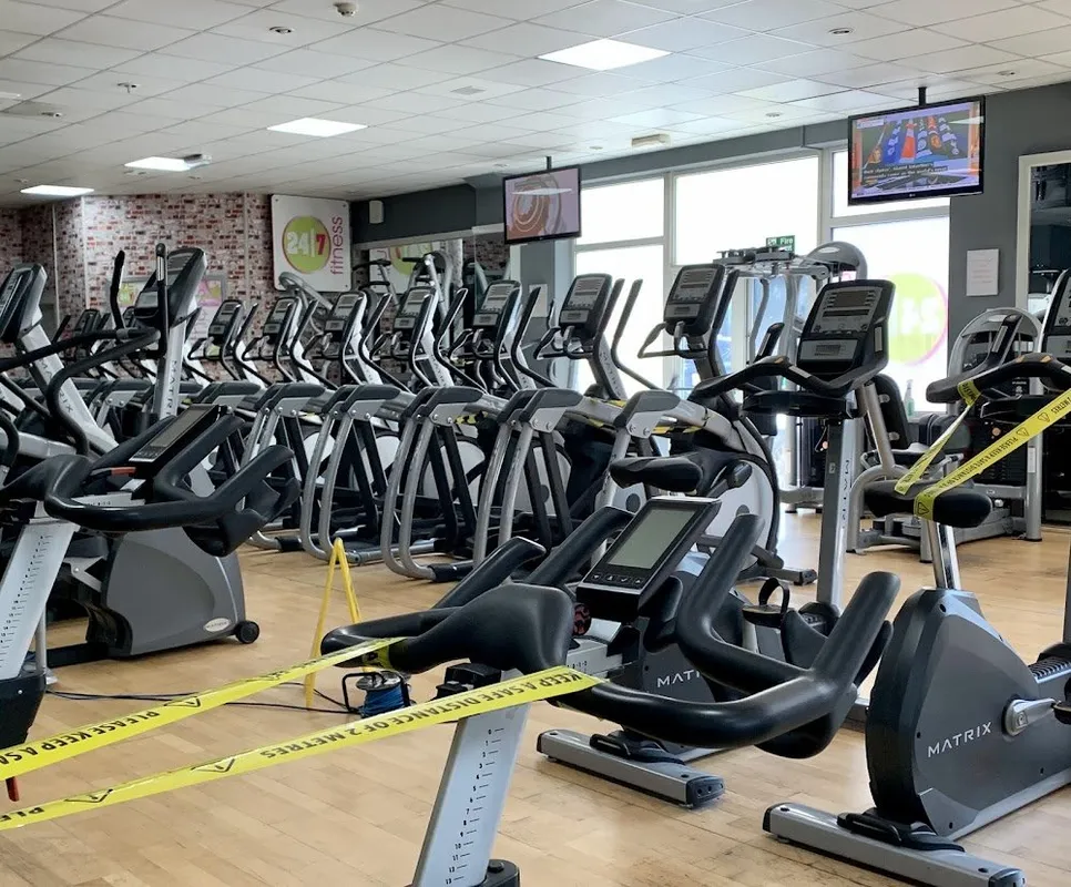 24/7 Fitness (Fareham) squash venue photo 8 of 10