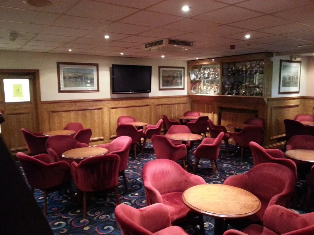 Ford Sports & Social Club (Newbury Park) squash venue photo 6 of 7