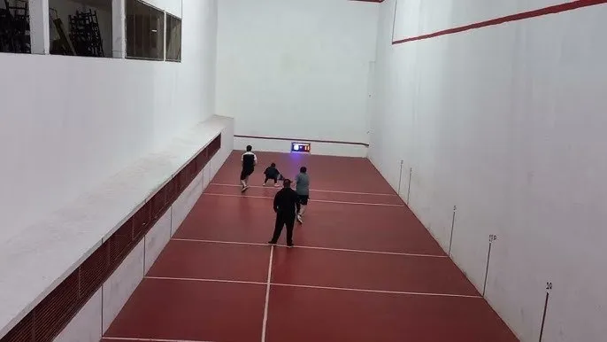 Fronton Don Peri squash venue photo 1 of 5