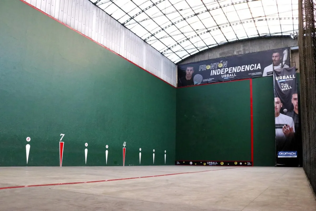 Fronton y Squash Independencia squash venue photo 3 of 4