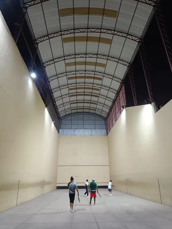 Fronton Raquet Wally Squash San Lorenzo squash venue photo 5 of 5