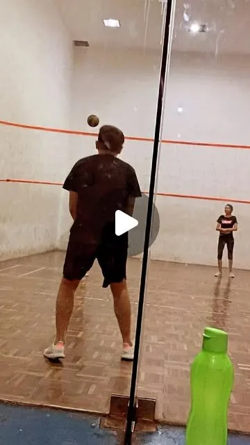Fronton Raquet Wally Squash San Lorenzo squash venue photo 3 of 5