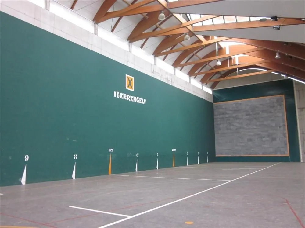 Fronton de Ibarrangelu squash venue photo 9 of 9