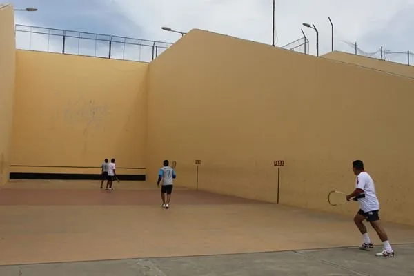 Fronton de Ibarrangelu squash venue photo 1 of 9