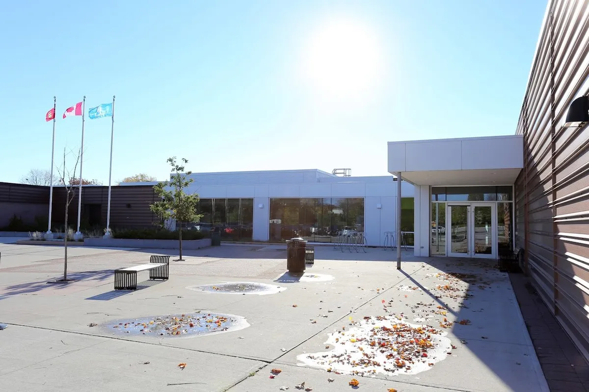 Glen Abbey Community Centre squash venue photo 8 of 9