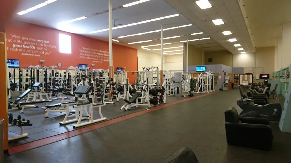 GoodLife Fitness Ottawa Queensview squash venue photo 2 of 5