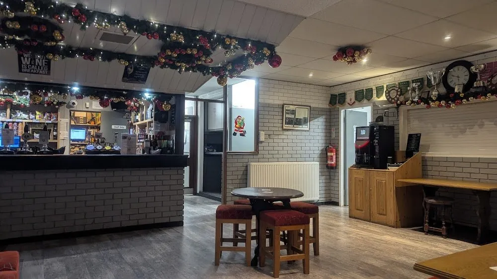 Hampton in Arden Sports Bar squash venue photo 1 of 4