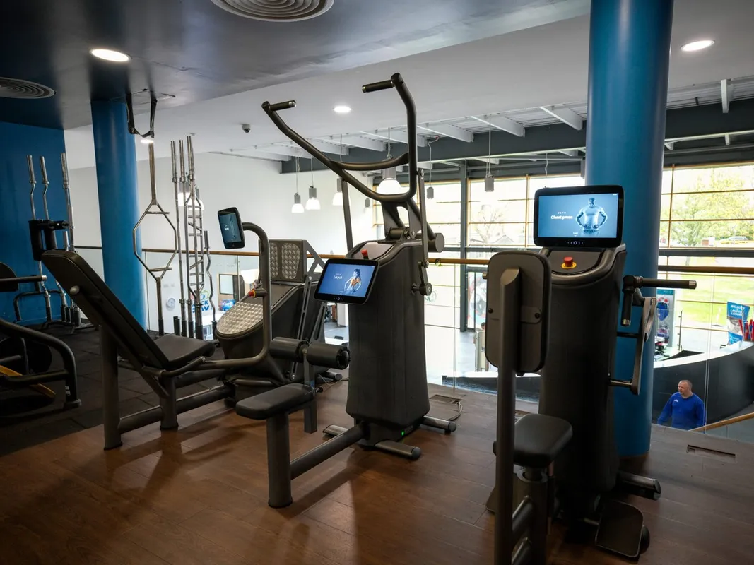 Hanworth Air Park Leisure Centre & Library squash venue photo 6 of 8
