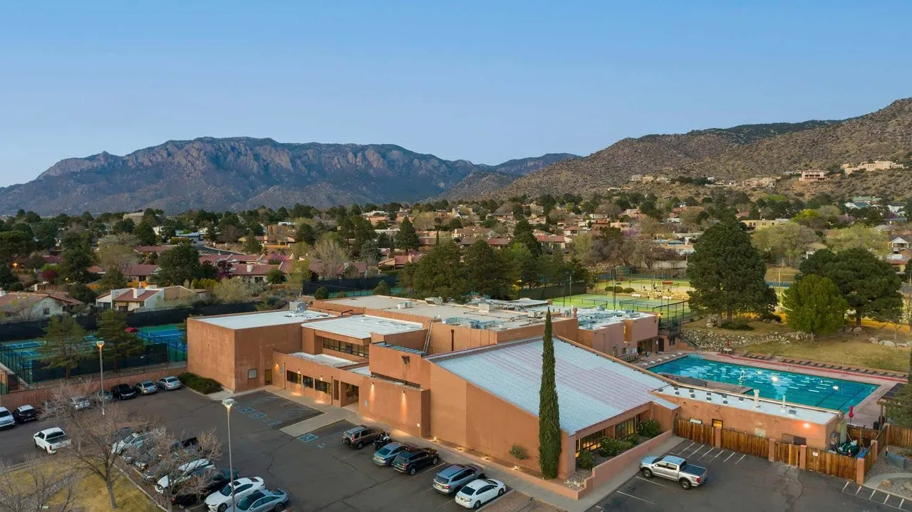 Highpoint Sports and Wellness squash venue photo 1 of 6