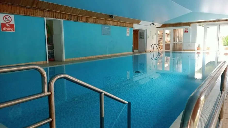 Holbrook Manor Hotel And Club squash venue photo 3 of 7
