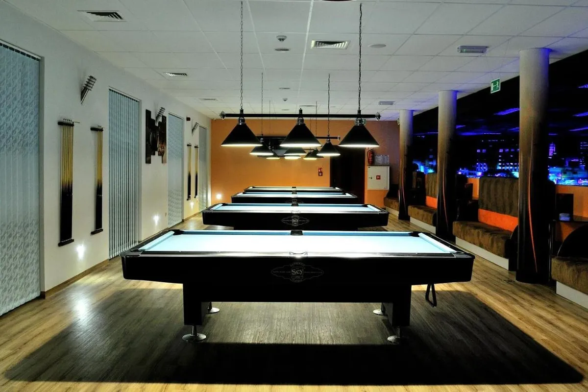 Hotel Niagara-RESTAURACJA-BASEN-KREGLE-SQUASH squash venue photo 6 of 6