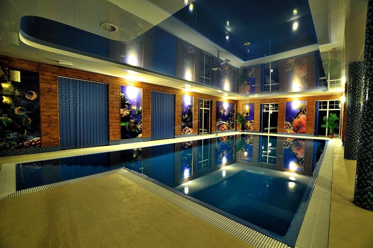 Hotel Niagara-RESTAURACJA-BASEN-KREGLE-SQUASH squash venue photo 2 of 6