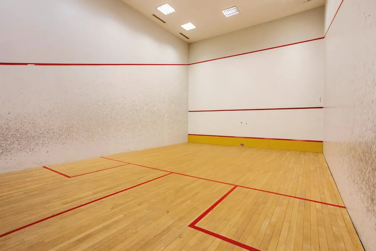 Hotel Madeira Panoramico squash venue photo 5 of 6