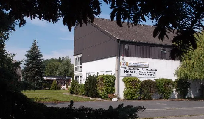 Hotel Garni Kraushaar Tennis - und Freizeitcenter squash venue photo 3 of 9