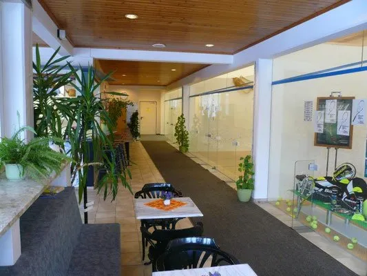 Hotel Garni Kraushaar Tennis - und Freizeitcenter squash venue photo 2 of 9