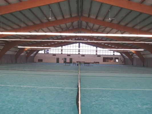 Hotel Garni Kraushaar Tennis - und Freizeitcenter squash venue photo 1 of 9