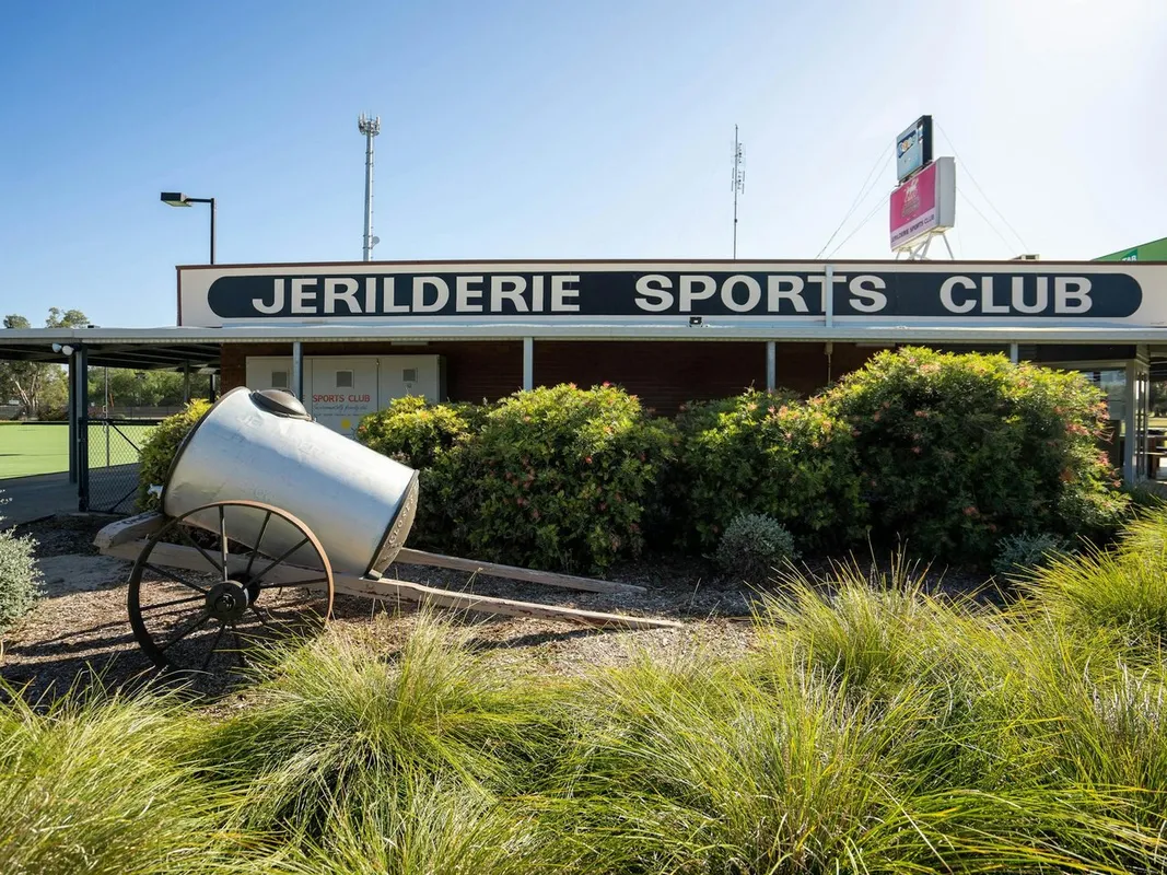 Jerilderie Sports Stadium squash venue photo 3 of 4